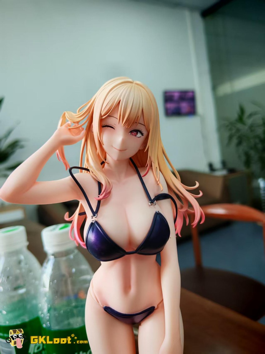 Yi Lian Studio 1/6 My Dress-Up Darling Kitagawa Marin Statue - View 2 Yi Lian Studio 1/6 My Dress-Up Darling Kitagawa Marin Statue - View 2
