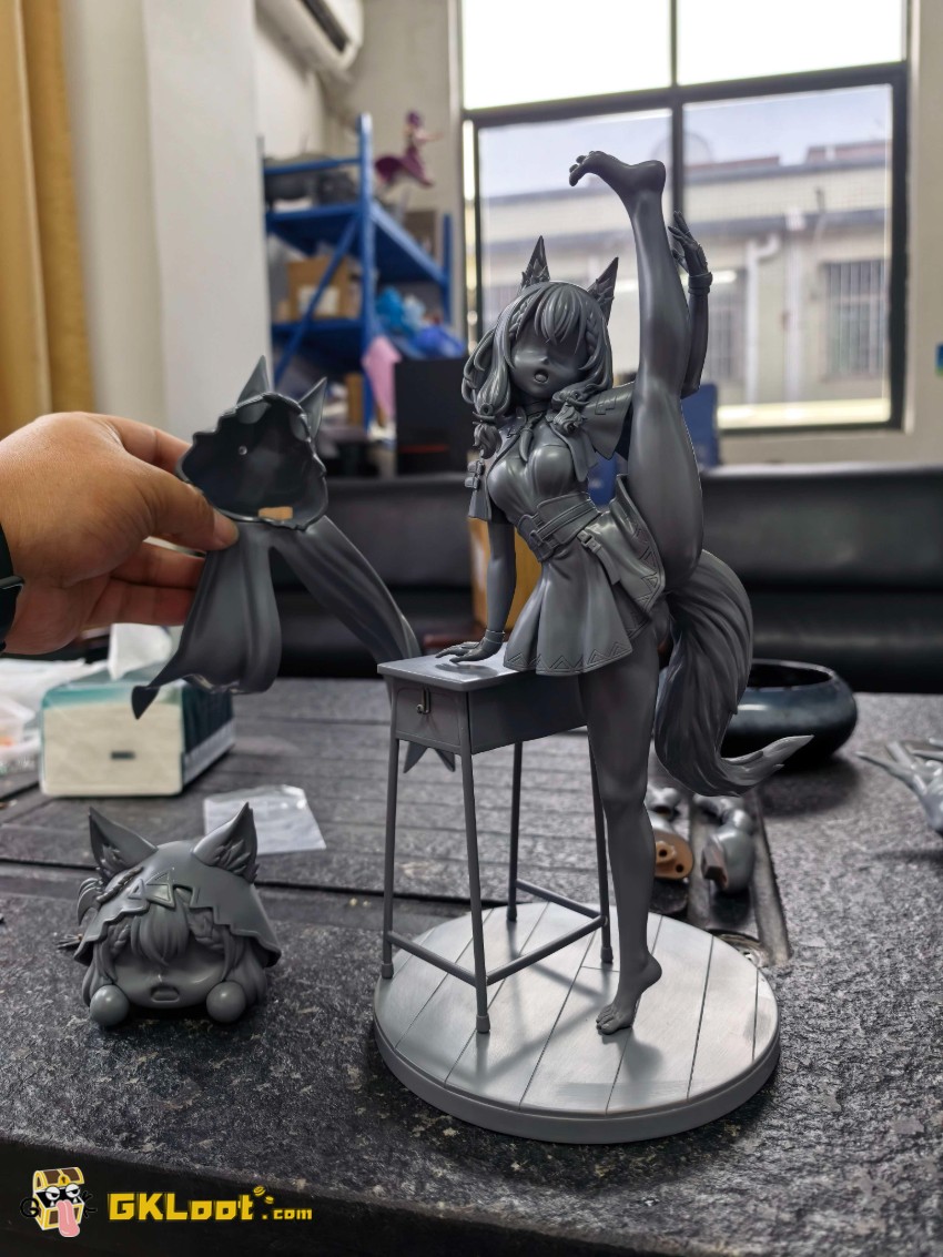 Ji Meng Studio 1/6 Arknights Rossi Statue - View 1 Ji Meng Studio 1/6 Arknights Rossi Statue - View 1