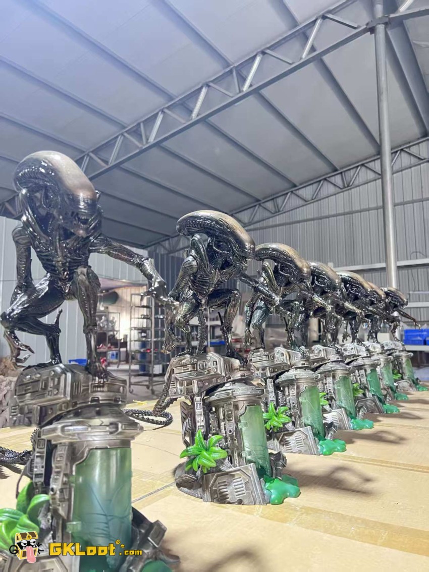 QiJi Studio 1/6 Alien Big Chap Statue - View 1 QiJi Studio 1/6 Alien Big Chap Statue - View 1