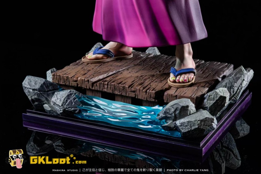 Hashira Studio 1/6 Demon Slayer Uzui Tengen Statue - View 5 Hashira Studio 1/6 Demon Slayer Uzui Tengen Statue - View 5