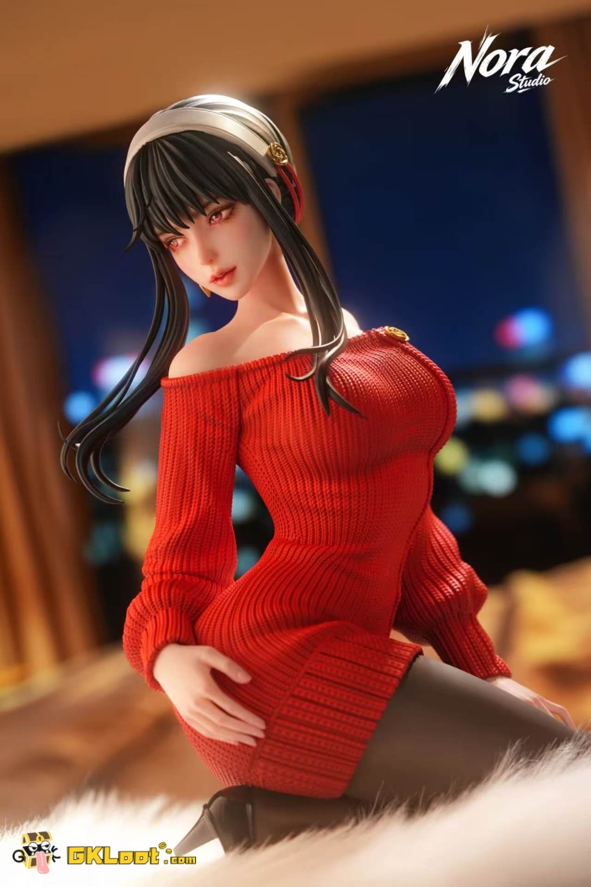Nora Studio 1/4 Spy × Family Yor Forger Statue - View 2 Nora Studio 1/4 Spy × Family Yor Forger Statue - View 2