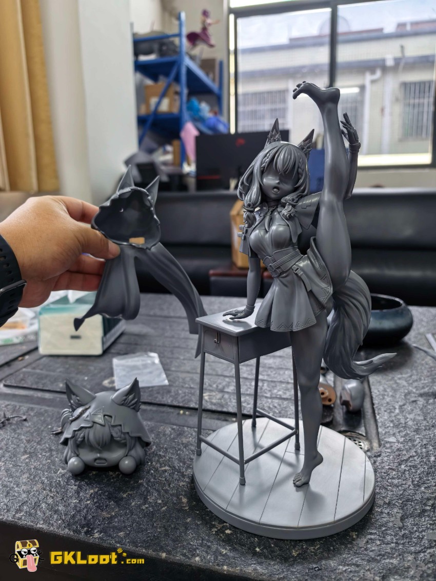 Ji Meng Studio 1/6 Arknights Rossi Statue - View 2 Ji Meng Studio 1/6 Arknights Rossi Statue - View 2