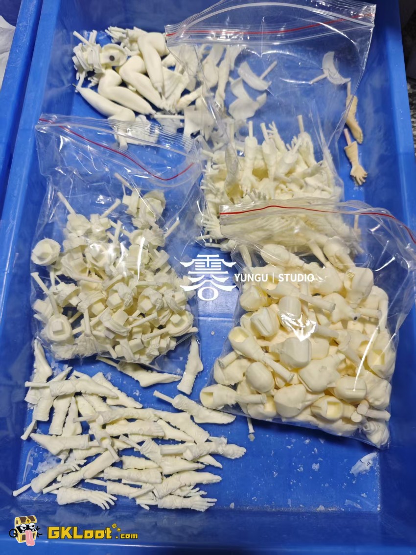 YunGu Studio 1/6 Love and Deepspace Zayne Statue - View 5 YunGu Studio 1/6 Love and Deepspace Zayne Statue - View 5