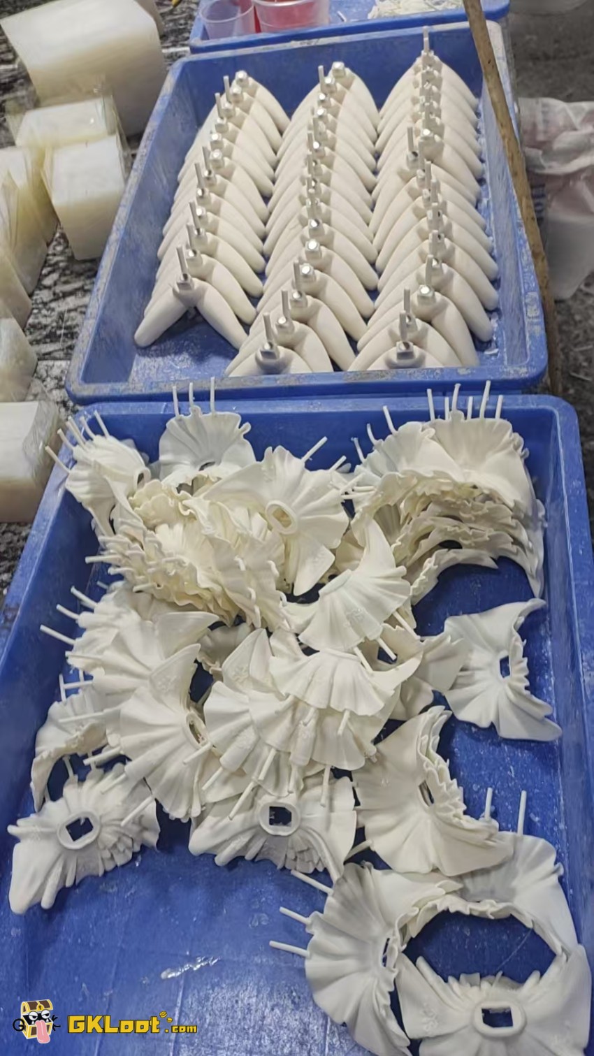 LingYue Studio 1/6 Wuthering Waves Phoebe Statue - View 3 LingYue Studio 1/6 Wuthering Waves Phoebe Statue - View 3