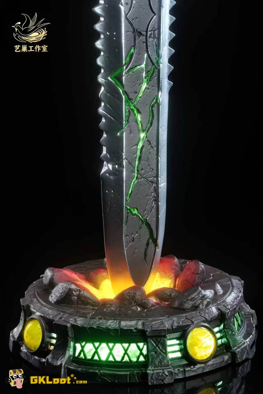 Yi Chao Studio 1/6 World of Warcraft Frostmourne Statue w/ LED - View 2 Yi Chao Studio 1/6 World of Warcraft Frostmourne Statue w/ LED - View 2