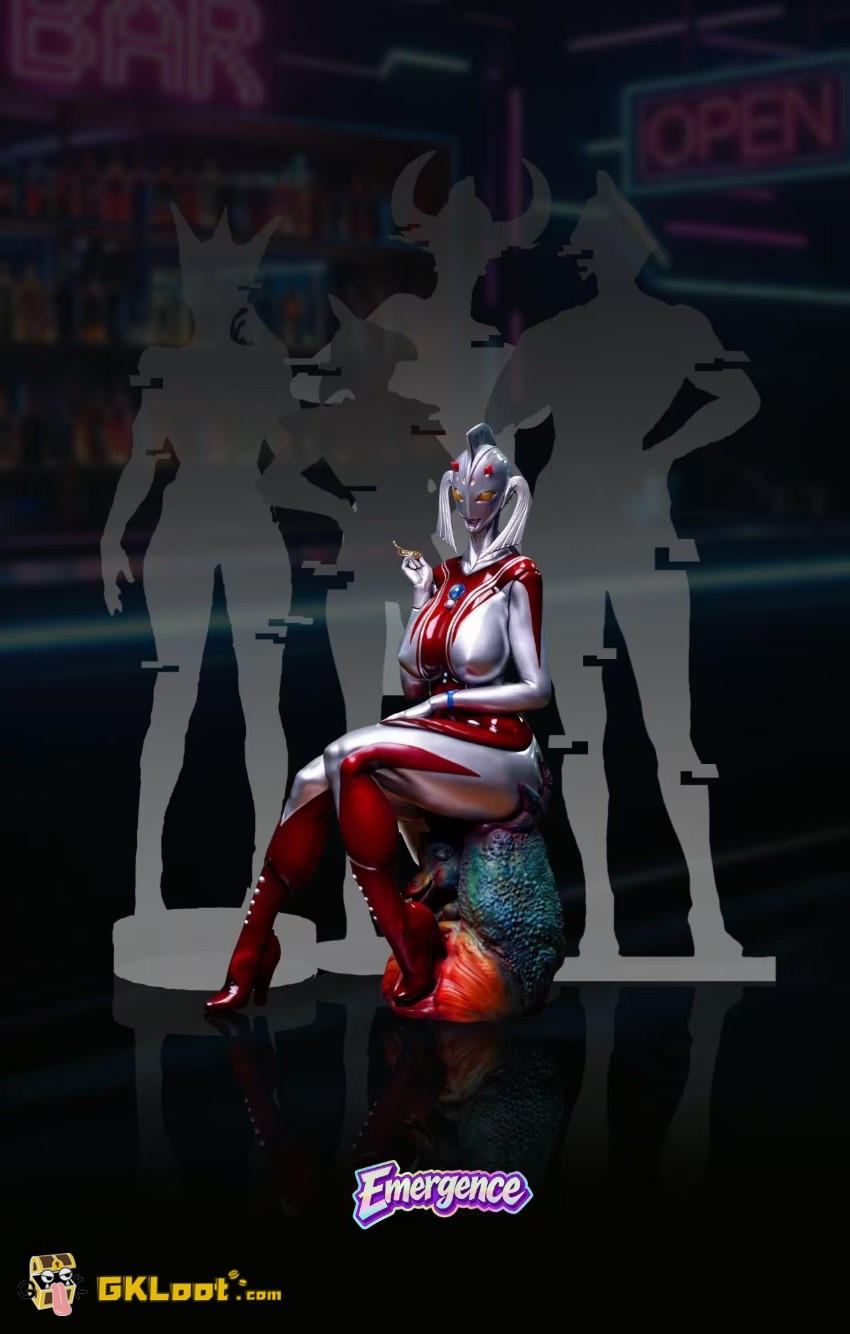Emergence Studio 1/4 Ultraman Mother of Ultra Statue - View 2 Emergence Studio 1/4 Ultraman Mother of Ultra Statue - View 2
