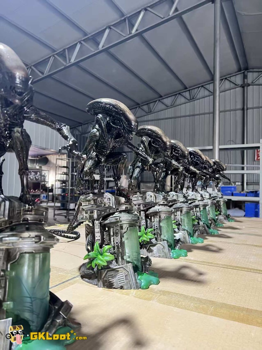 QiJi Studio 1/6 Alien Big Chap Statue - View 2 QiJi Studio 1/6 Alien Big Chap Statue - View 2
