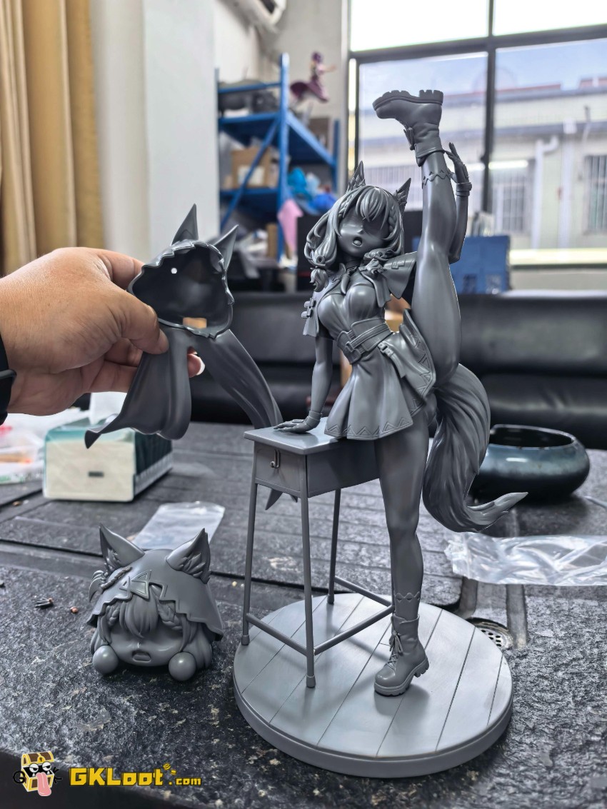 Ji Meng Studio 1/6 Arknights Rossi Statue - View 3 Ji Meng Studio 1/6 Arknights Rossi Statue - View 3
