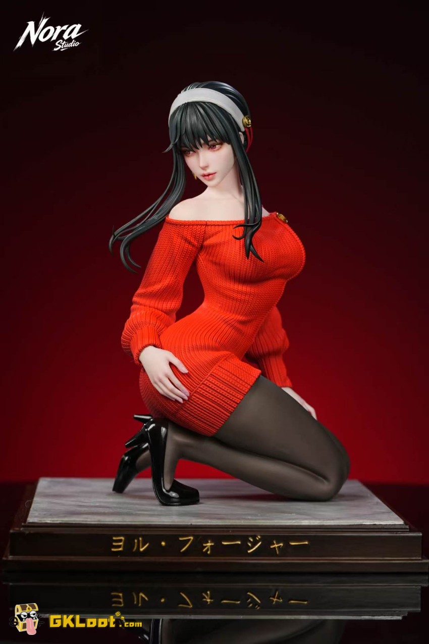 Nora Studio 1/4 Spy × Family Yor Forger Statue - View 4 Nora Studio 1/4 Spy × Family Yor Forger Statue - View 4
