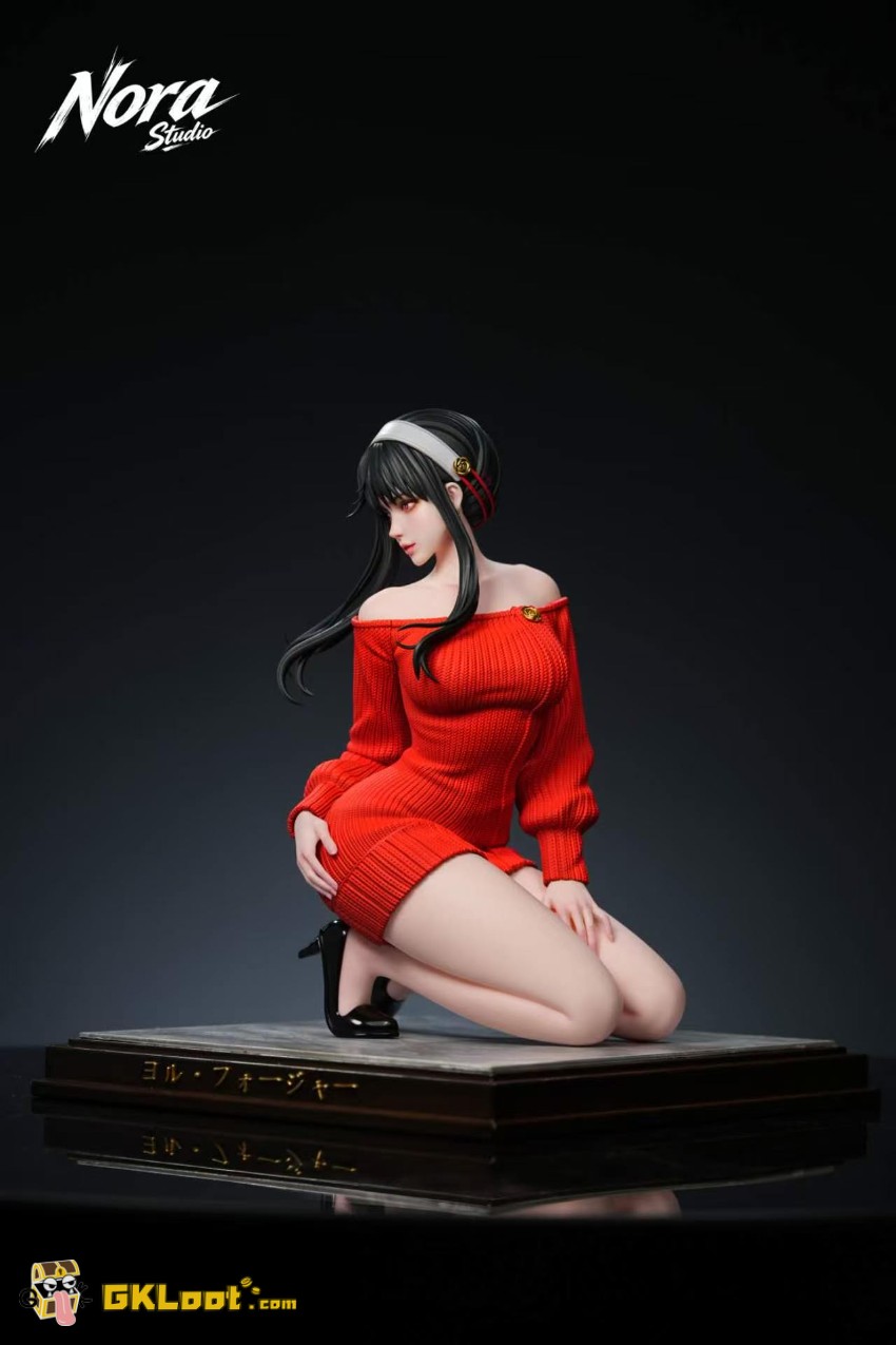 Nora Studio 1/4 Spy × Family Yor Forger Statue - View 3 Nora Studio 1/4 Spy × Family Yor Forger Statue - View 3