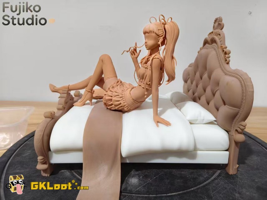 Fujiko & Ht Studio 1/6 Paradise Kiss Miwako Sakurada Statue - View 2 Fujiko & Ht Studio 1/6 Paradise Kiss Miwako Sakurada Statue - View 2