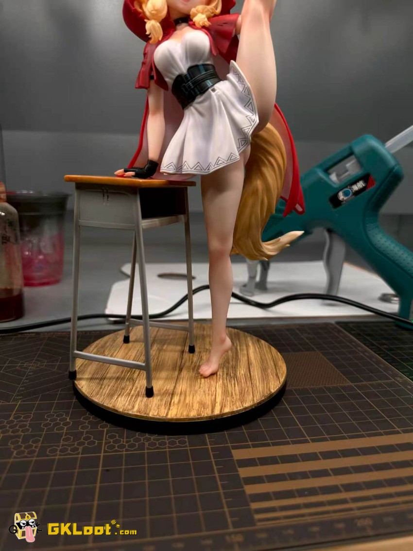 Ji Meng Studio 1/6 Arknights Rossi Statue - View 3 Ji Meng Studio 1/6 Arknights Rossi Statue - View 3