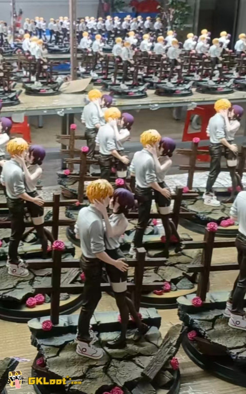 Pink Studio 1/6 Chainsaw Man Reze & Denji Statue - View 1 Pink Studio 1/6 Chainsaw Man Reze & Denji Statue - View 1