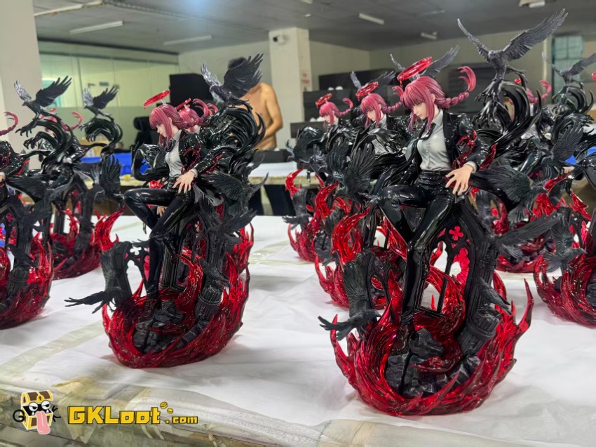 Li Yue Studio 1/6 Chainsaw Man Makima Statue - View 2 Li Yue Studio 1/6 Chainsaw Man Makima Statue - View 2