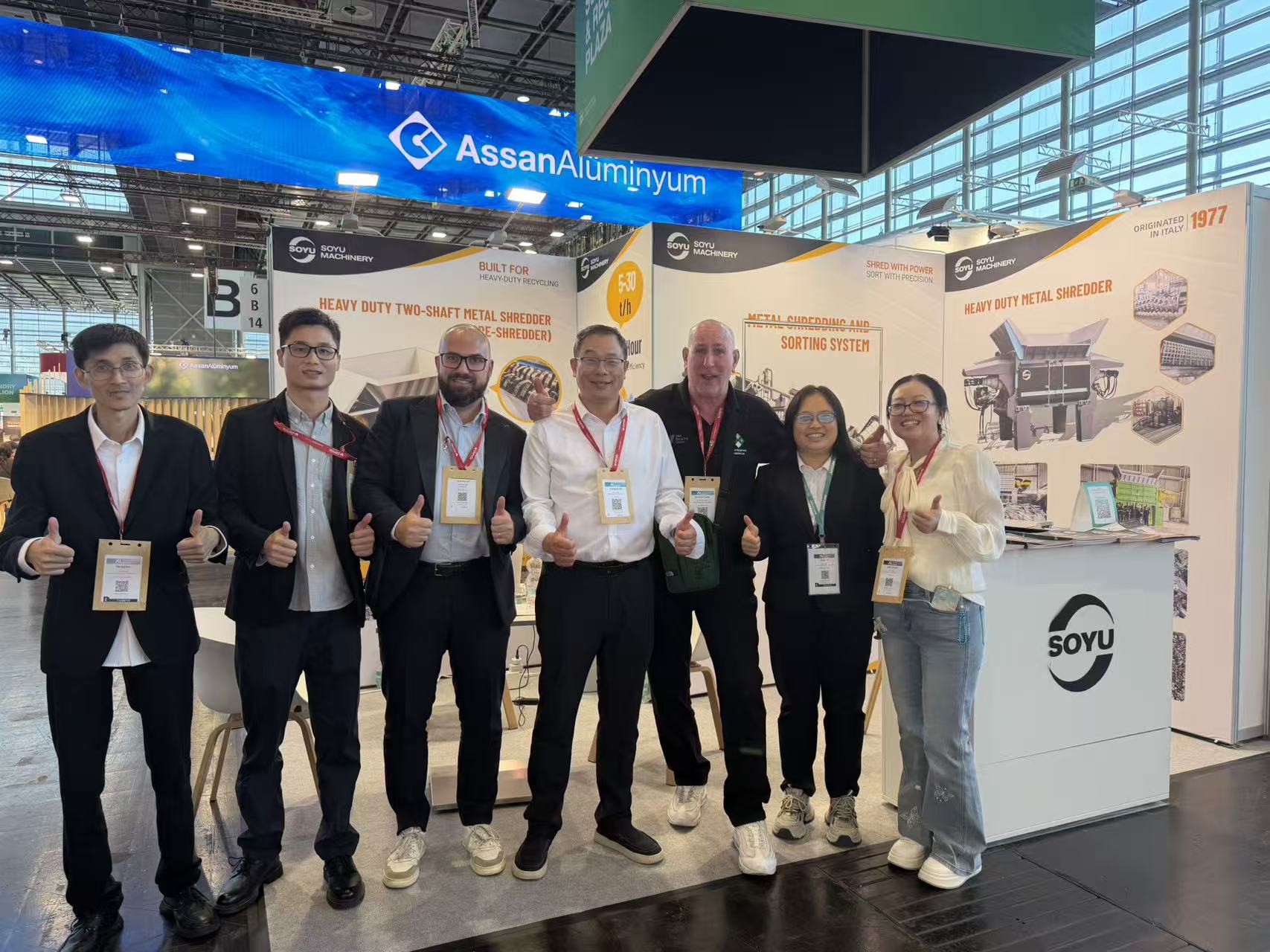 SOYU SHREDDER team with international clients at Booth 6B14 during ALUMINIUM 2026 exhibition in Dusseldorf Germany