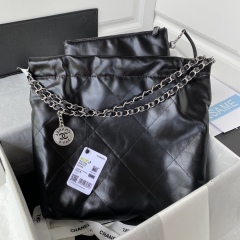 CHANEL 22 Small handbag