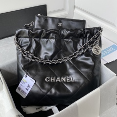 CHANEL 22 Small handbag