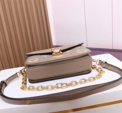 LV POCHETTE MÉTIS EAST WEST Handbag