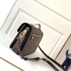 LV POCHETTE MÉTIS Handbag