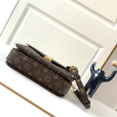 LV POCHETTE MÉTIS Handbag