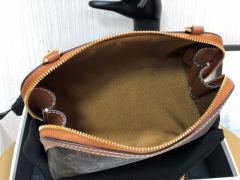 CELINE Logo printed chain handbag