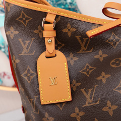 LV CARRYALL Medium handbag