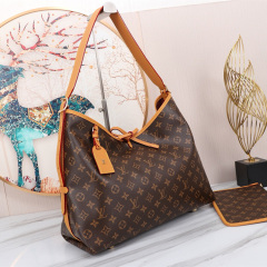 LV CARRYALL Medium handbag