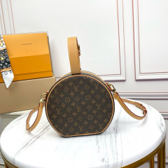 PETITE BOÎTE CHAPEAU Handbag