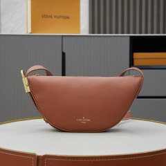 Low Key messenger bag