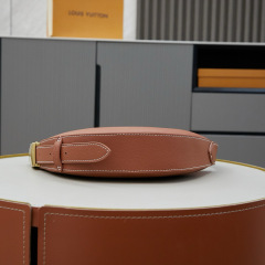 Low Key messenger bag