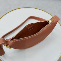 Low Key messenger bag