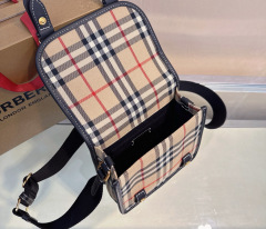 BURBERR Classic plaid retro small mailman bag