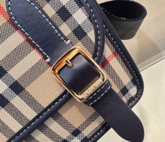 BURBERR Classic plaid retro small mailman bag