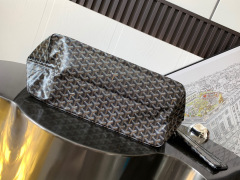 GOYARD Villette Saint Louis Larger Bag