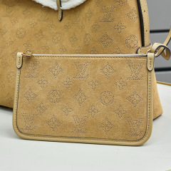 LV CARRYALL Small Handbag
