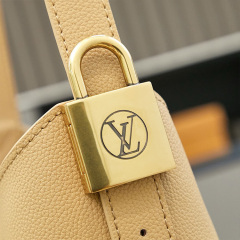 LV Low Key Hobo PM
