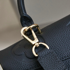 LVMadeleine MM Handbag