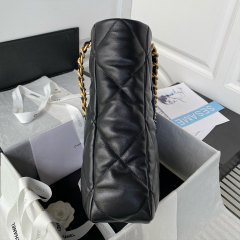 CHANEL 22B Tote Bag