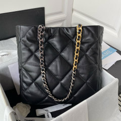 CHANEL 22B Tote Bag