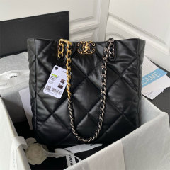 CHANEL 22B Tote Bag