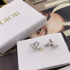 DIOR EARRING