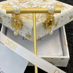 DIOR EARRING
