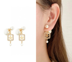 DIOR EARRING