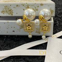 DIOR EARRING