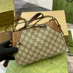 GG EMBLEM SMALL SHOULDER BAG