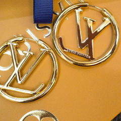 LV EARRING