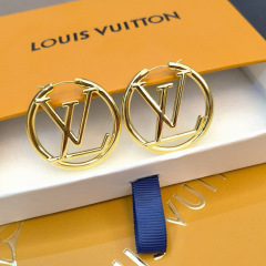 LV EARRING