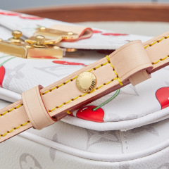 LV x TM Pochette Métis East West