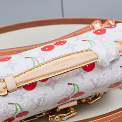LV x TM Pochette Métis East West