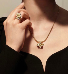 CARTIER Pendant